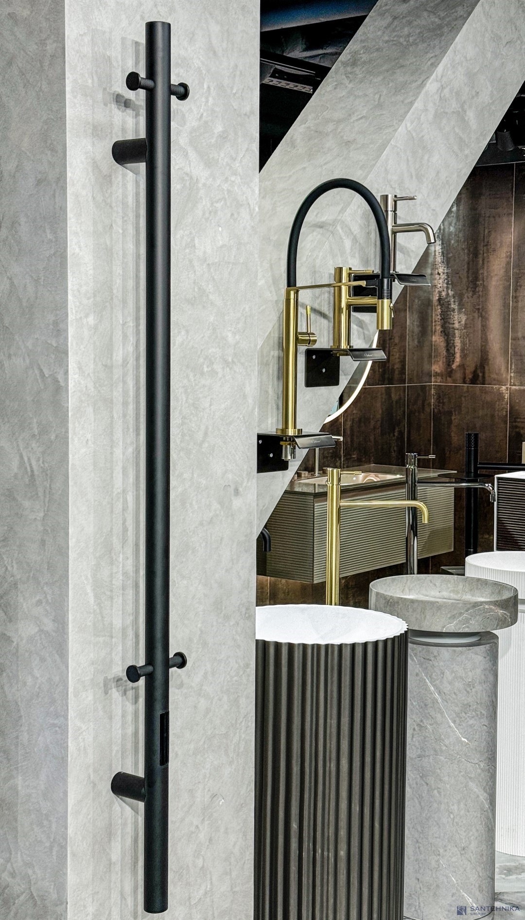 Полотенцесушитель электрический Boheme Uno 726-B, черный