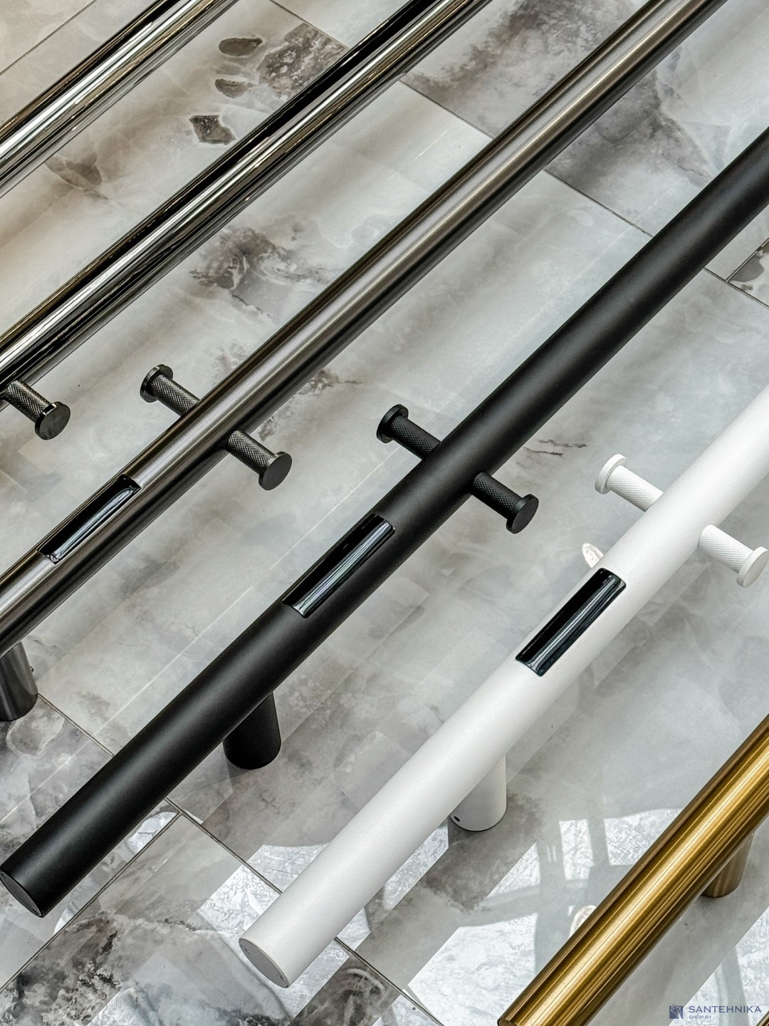 Полотенцесушитель электрический Boheme Uno 726-GM, графит матовый