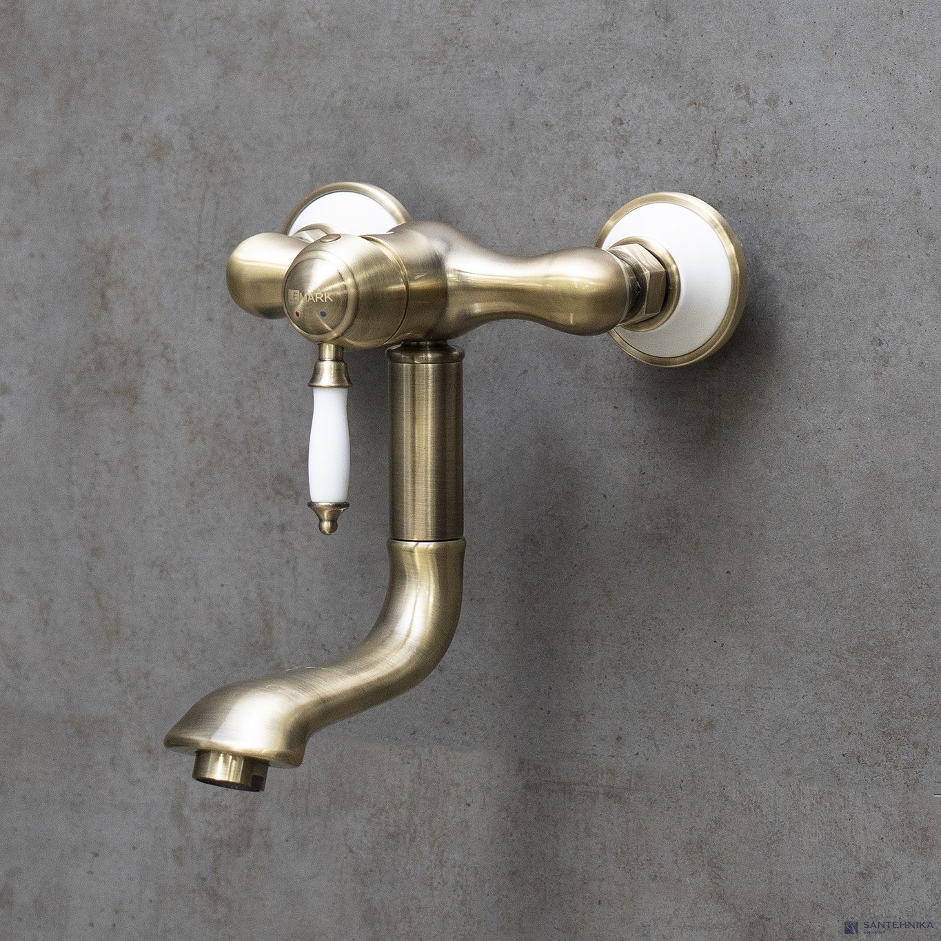 Смеситель настенный для умывальника/ кухни Lemark Villa LM4811B