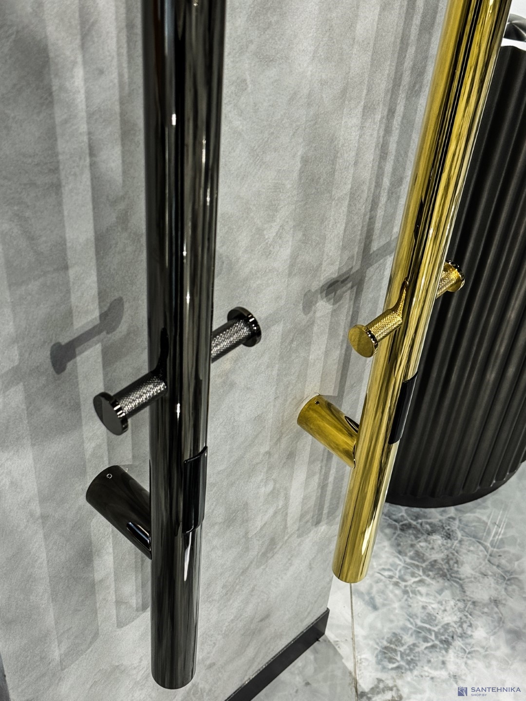 Полотенцесушитель электрический Boheme Uno 726-SGM, графит глянец